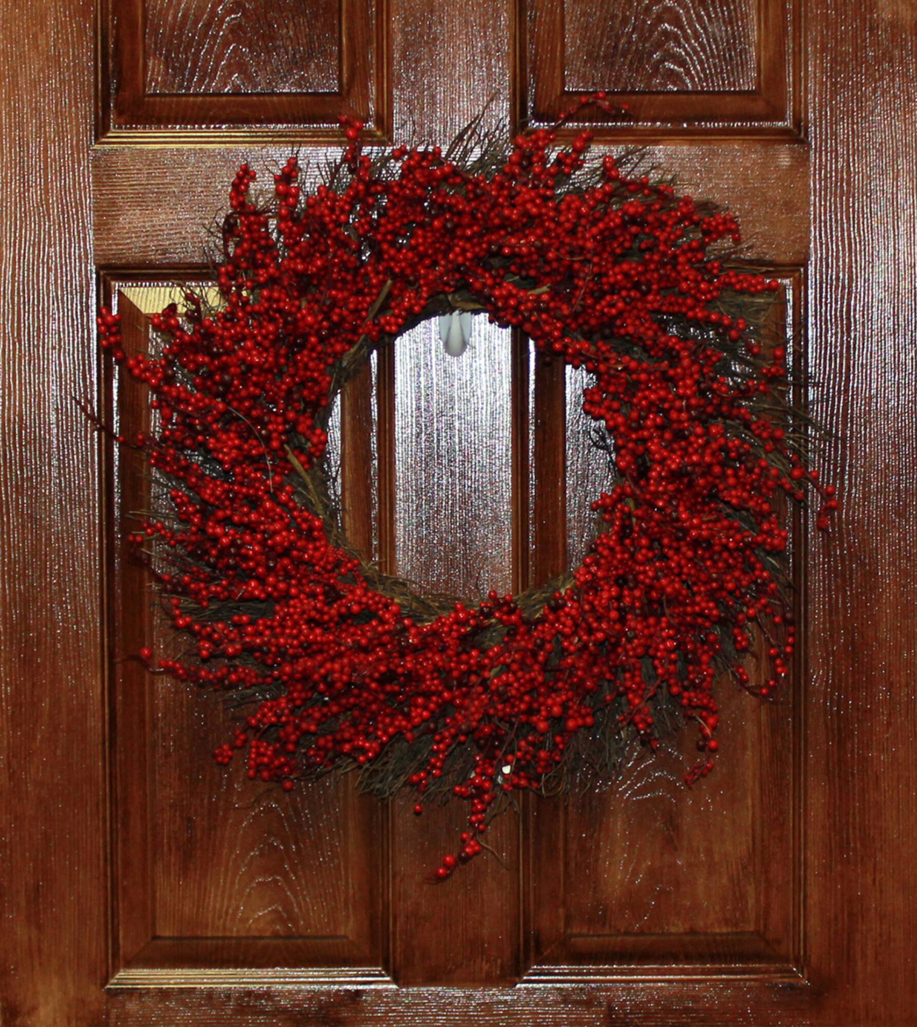 Worth Imports 22" Christmas Berry Wreath on Twig
